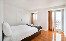 Cozy Flat In Santa Apolonia